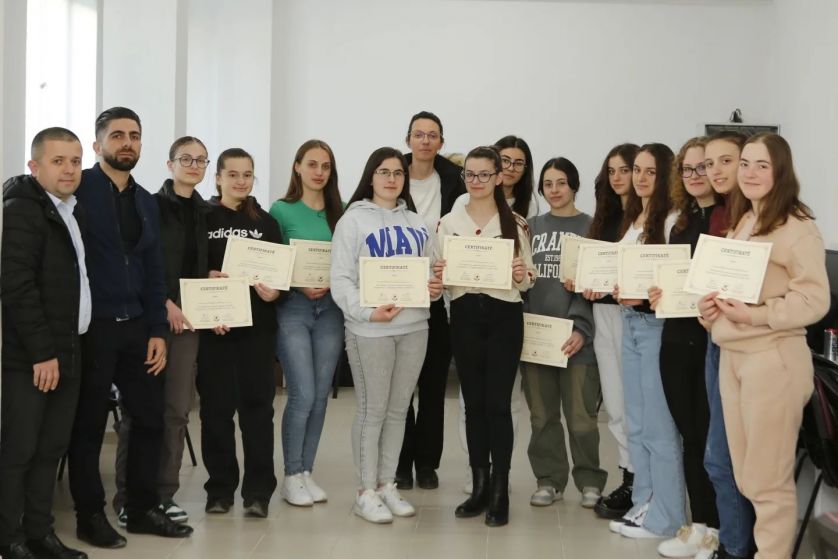 Trajnim në bazat e programimit në gjuhën C dhe C++ me maturantet e Medresesë së Tiranës
